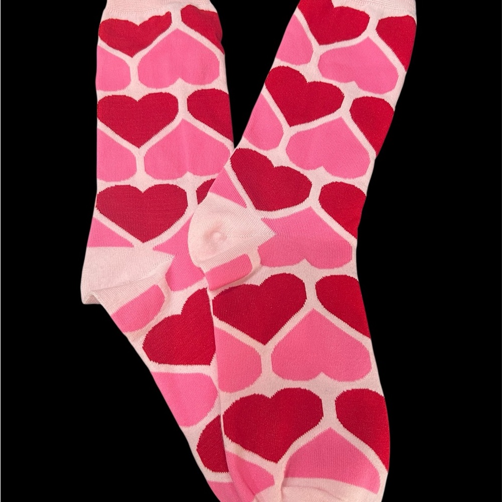 2 Pairs Kate Spade Red and Pink Heart Crew Socks - Picture 7 of 8